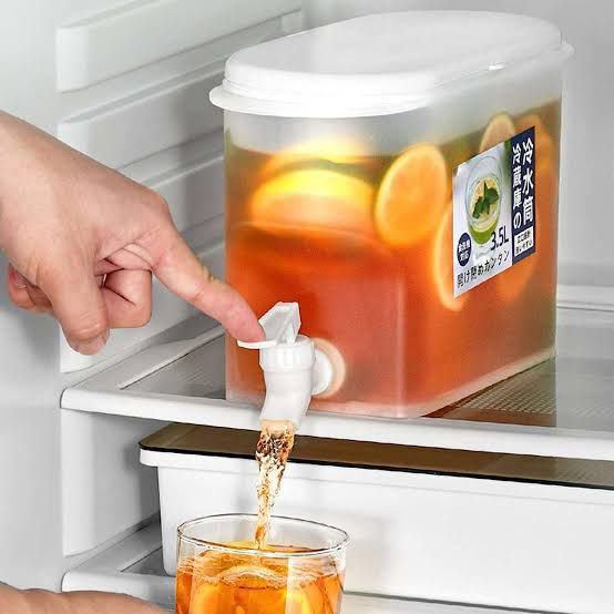 Water Dispenser with Spigot